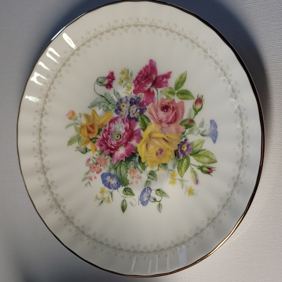 Royal Duchess bone China teacup and saucer made in England - Picture 4 of 6